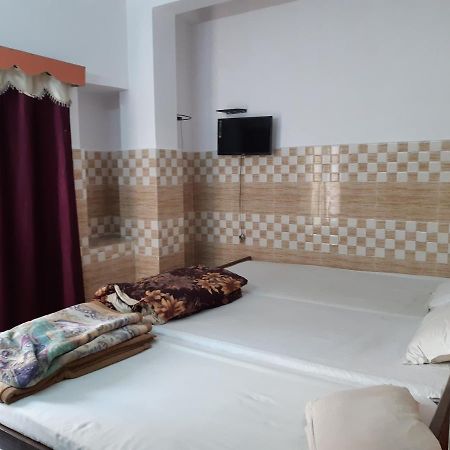 Hotel Yuvraj Патна Экстерьер фото