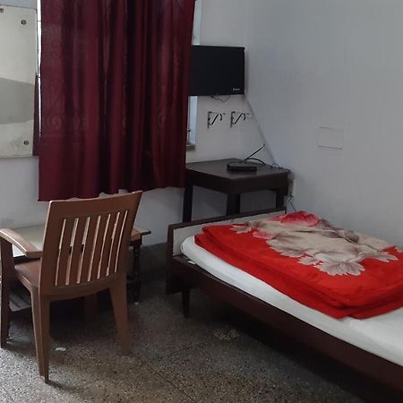 Hotel Yuvraj Патна Экстерьер фото