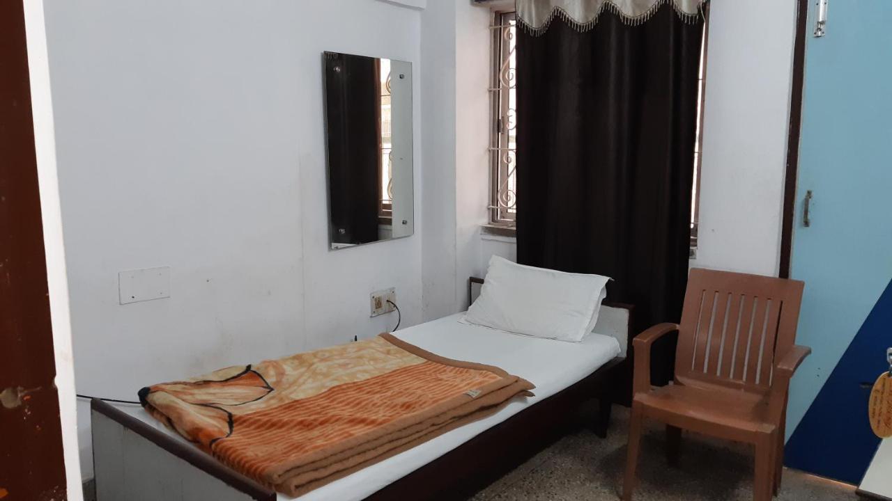 Hotel Yuvraj Патна Экстерьер фото
